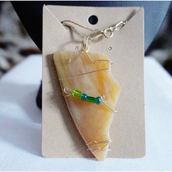 Wire Wrapped Arrowhead Pendant Necklace Gold Tone - Picture 5 of 7